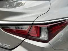 2022 Lexus ES 200 Excellence — фото 25