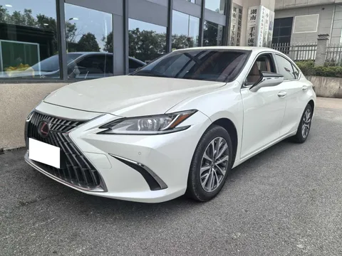 2022 Lexus ES 200 Excellence