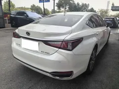 2022 Lexus ES 200 Excellence, белый — фото 11