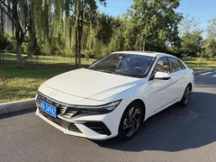 2023 Hyundai Elantra 1.5L CVT LUX Premium, белый — фото 1