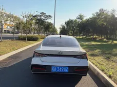 2023 Hyundai Elantra 1.5L CVT LUX Premium, белый — фото 7