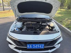 2023 Hyundai Elantra 1.5L CVT LUX Premium, белый — фото 22