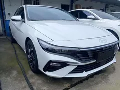 2023 Hyundai Elantra 1.5L CVT LUX Premium, белый — фото 3