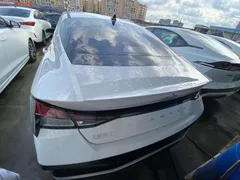 2023 Hyundai Elantra 1.5L CVT LUX Premium, белый — фото 5