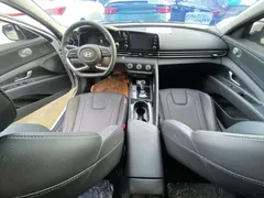 2023 Hyundai Elantra 1.5L CVT LUX Premium, белый — фото 10