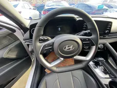 2023 Hyundai Elantra 1.5L CVT LUX Premium, белый — фото 15