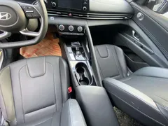 2023 Hyundai Elantra 1.5L CVT LUX Premium, белый — фото 16