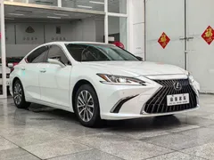 2021 Lexus ES 200 Excellence, белый — фото 3