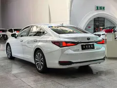 2021 Lexus ES 200 Excellence, белый — фото 4