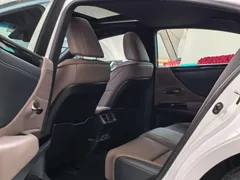2021 Lexus ES 200 Excellence, белый — фото 7