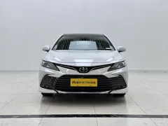 2023 Toyota Camry 2.5G Luxury, белый — фото 2