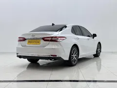 2023 Toyota Camry 2.5G Luxury, белый — фото 6