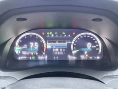 2023 Toyota Camry 2.5G Luxury, белый — фото 9