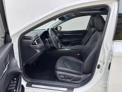 2023 Toyota Camry 2.5G Luxury, белый — фото 11