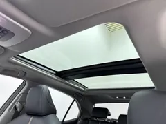 2023 Toyota Camry 2.5G Luxury, белый — фото 13
