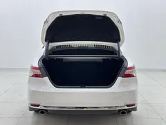 2023 Toyota Camry 2.5G Luxury, белый — фото 14