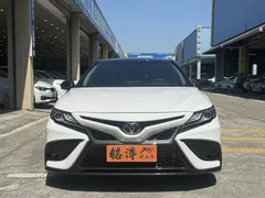 2022 Toyota Camry 2.5S Knight, белый — фото 2