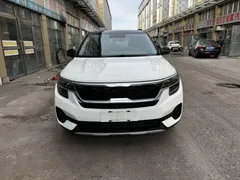 2021 Kia Seltos 1.5L CVT Trend, белый — фото 2
