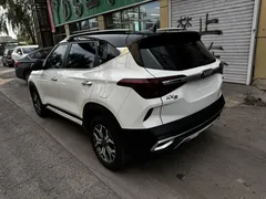 2021 Kia Seltos 1.5L CVT Trend, белый — фото 6