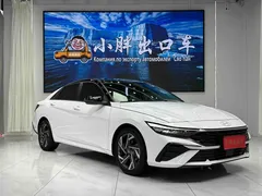 2023 Hyundai Elantra 1.5L CVT LUX Premium, белый — фото 3
