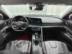 2023 Hyundai Elantra 1.5L CVT LUX Premium, белый — фото 13