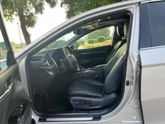 2021 Toyota Camry 2.5G Luxury — фото 4