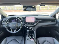 2021 Toyota Camry 2.5G Luxury — фото 5