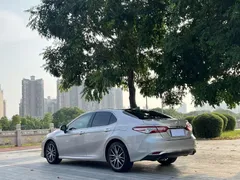 2021 Toyota Camry 2.5G Luxury — фото 7