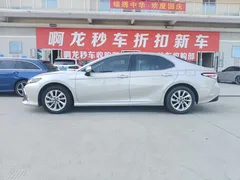 2021 Toyota Camry 2.0G Luxury — фото 3