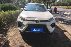 2022 Toyota Wildlander 2.0L 2WD Luxury, белый — фото 3