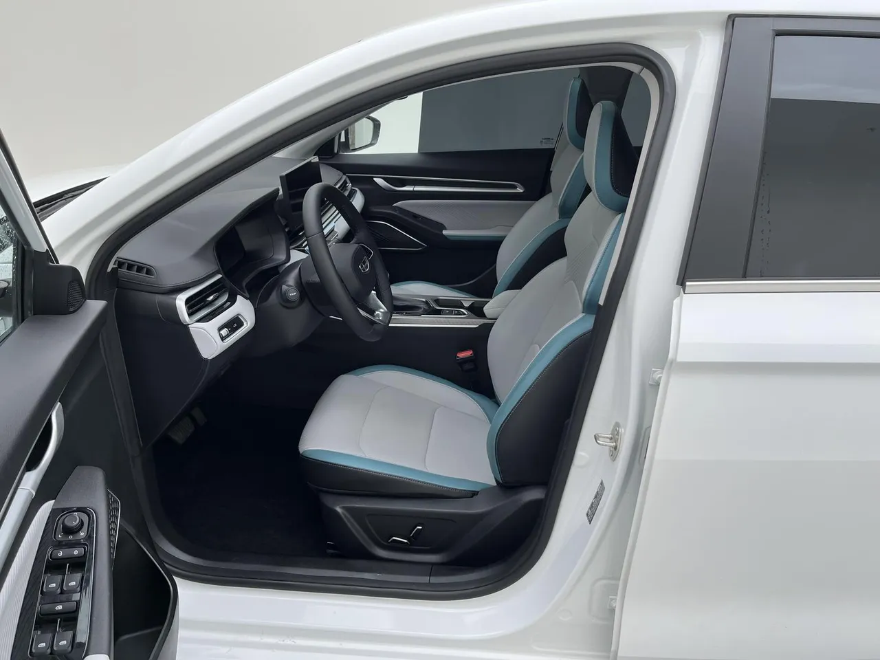 2023 Geely Emgrand 4th Gen Champion 1.5L CVT Flagship
