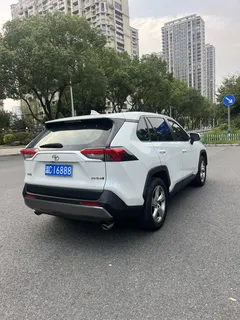 2022 Toyota RAV4 2.0L CVT 2WD Fashion Plus, белый — фото 5