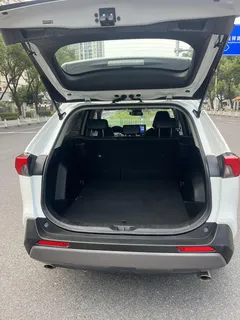 2022 Toyota RAV4 2.0L CVT 2WD Fashion Plus, белый — фото 13