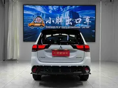 2021 Mitsubishi Outlander 2.0L 2WD 5, белый — фото 5
