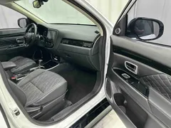 2021 Mitsubishi Outlander 2.0L 2WD 5, белый — фото 15