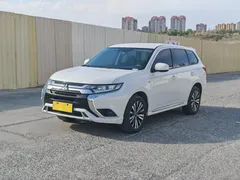 2021 Mitsubishi Outlander 2.0L 2WD 5-seat, белый — фото 1
