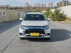 2021 Mitsubishi Outlander 2.0L 2WD 5-seat, белый — фото 2