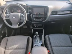 2021 Mitsubishi Outlander 2.0L 2WD 5-seat, белый — фото 5