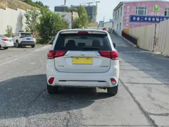 2021 Mitsubishi Outlander 2.0L 2WD 5-seat, белый — фото 8