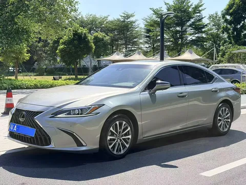 2022 Lexus ES 200 Excellence