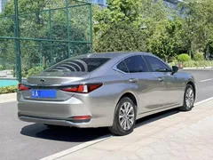 2022 Lexus ES 200 Excellence — фото 4