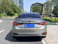 2022 Lexus ES 200 Excellence — фото 5