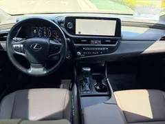 2022 Lexus ES 200 Excellence — фото 9