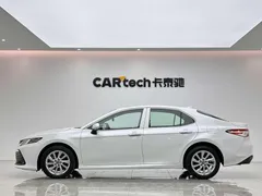 2021 Toyota Camry 2.0G Luxury, белый — фото 2