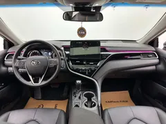 2021 Toyota Camry 2.0G Luxury, белый — фото 9