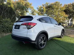 2022 Honda Vezel 1.5L CVT Pioneer, белый — фото 6