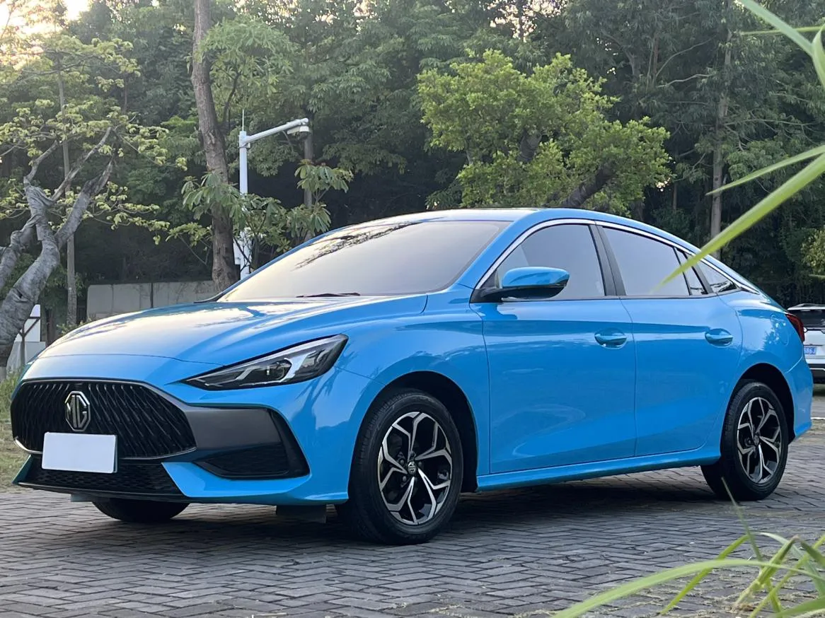 2023 MG MG5 180DVVT MT Luxury