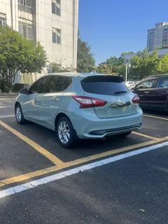 2023 Nissan Tiida 1.6L CVT, зелёный — фото 4