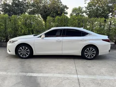 2022 Lexus ES 200 Excellence, белый — фото 7