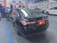 2023 Toyota Camry 2.5G Luxury, чёрный — фото 3